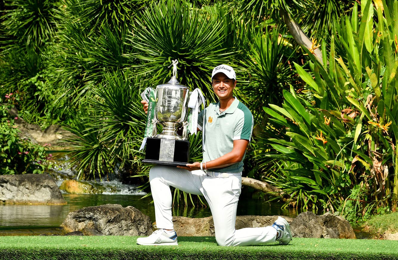 SINGAPORE- Sadom Kaewkanjana of Thailand pictured after round four, Sunday January 23, 2022, with the winner’s trophy at The SMBC Singapore Open on the Serapong Course, Sentosa Golf Club. The US$1.25 million Asian Tour event is being staged January 20-23, 2022. Picture by Paul Lakatos/SPORTFIVE.